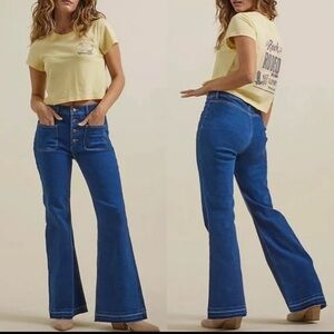 Wrangler High-Rise Fierce Flared Jeans - Blue